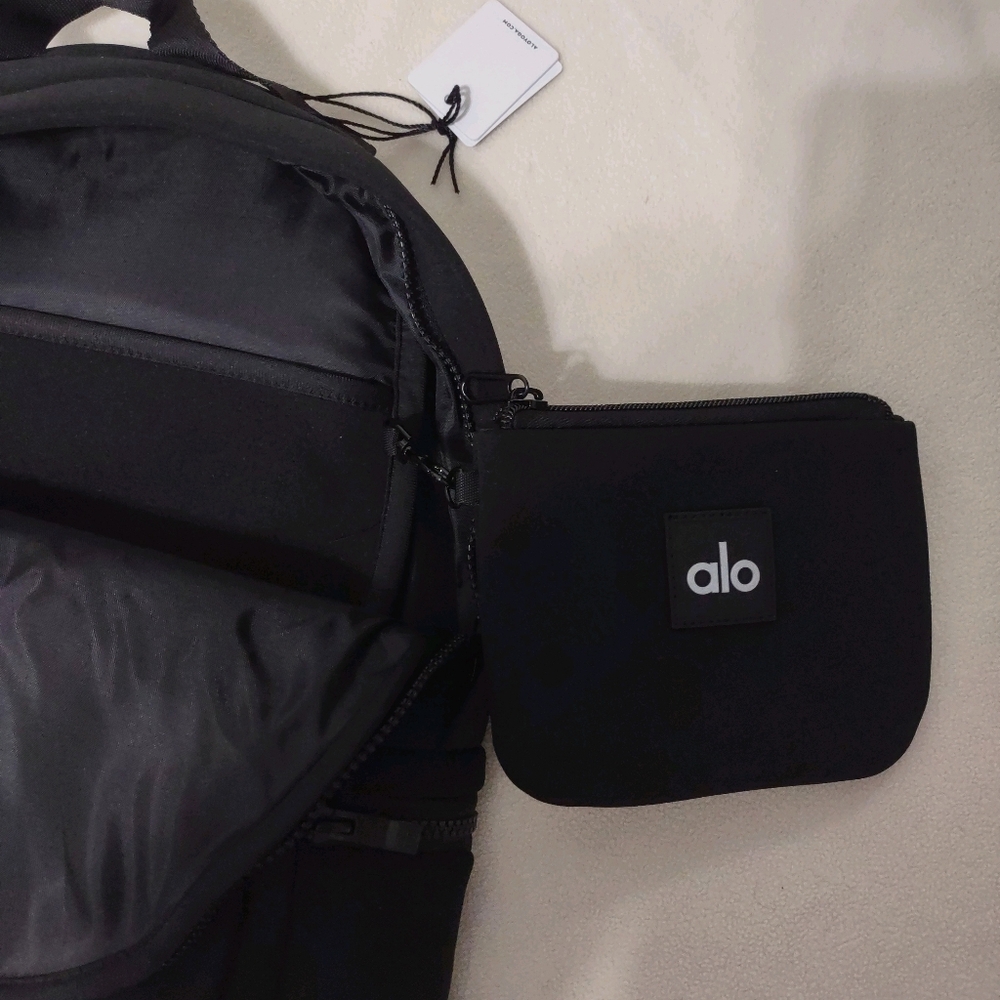 alo Stow Backpack NWT - Picture 3 of 4
